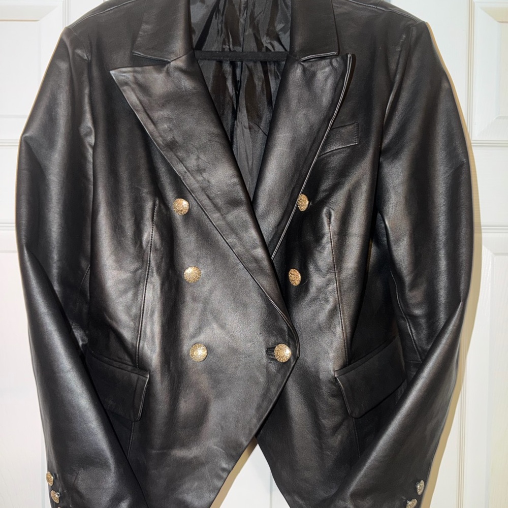 Elegant Black Double-Breasted Women's Blazer